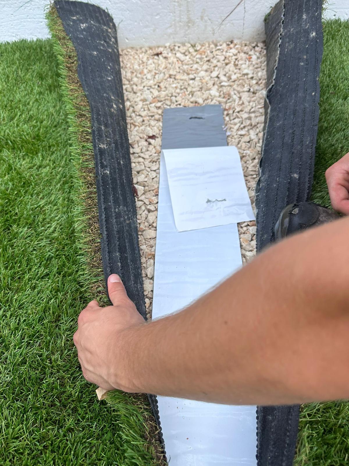 BANDA DI GIUNZIONE ADESIVA